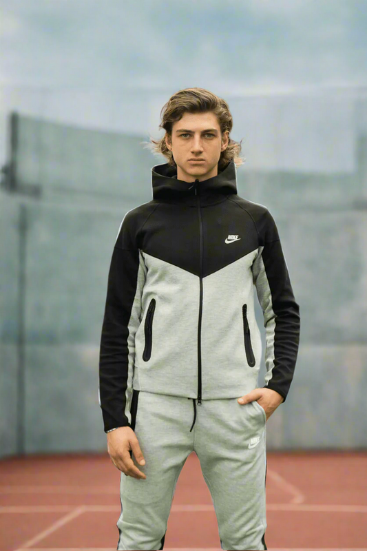 Nike Sportswear Tech Fleece - Gray and BlackTrendyWearTrendyWearNike Sportswear Tech Fleece - Gray and Black