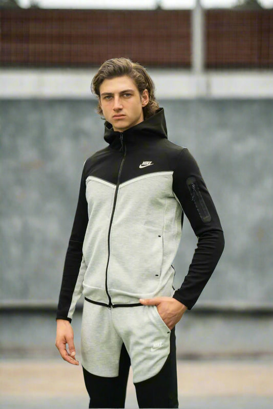 Nike Sportswear Tech Fleece - Black and greySporting GoodsMy StoreTrendyWearNike Sportswear Tech Fleece - Black and greySporting GoodsMy StoreTrendyWearNike Sportswear Tech Fleece - Black and grey