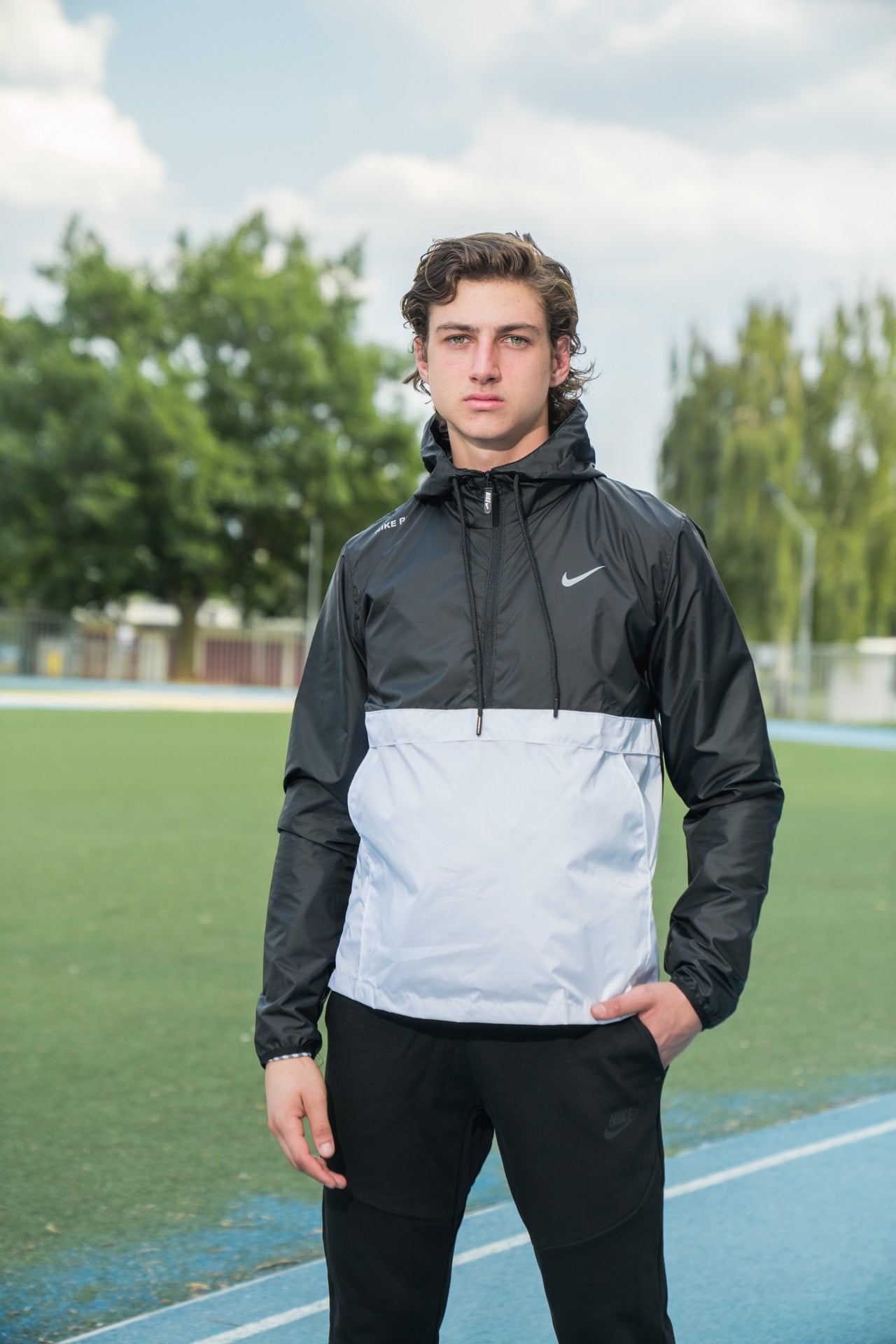 Nike Pro Windrunner - Black and white