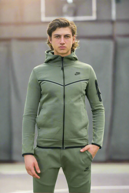 Nike Sportswear Tech Fleece - Dark GreenTrendyWearTrendyWearNike Sportswear Tech Fleece - Dark Green